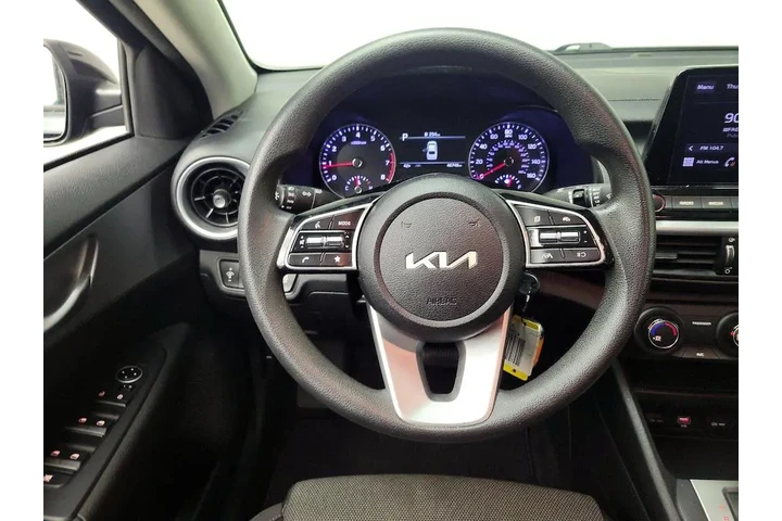 $17998 : Kia Forte 2023 LX 4dr Sedan image 10