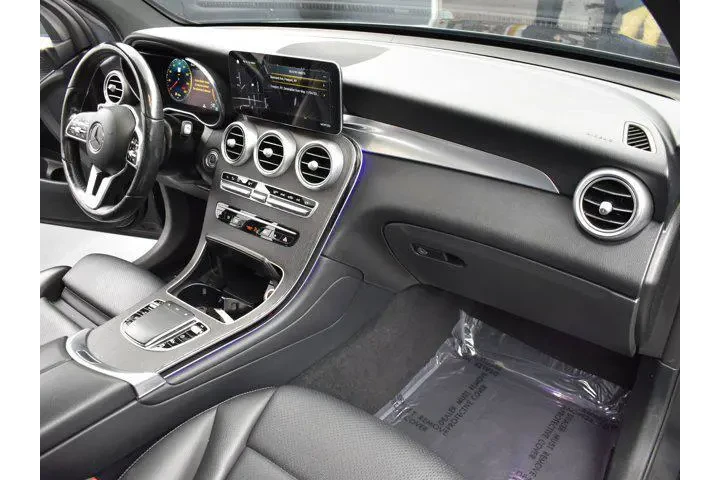 $27926 : Mercedes-Benz GLC 2021 AWD G image 10