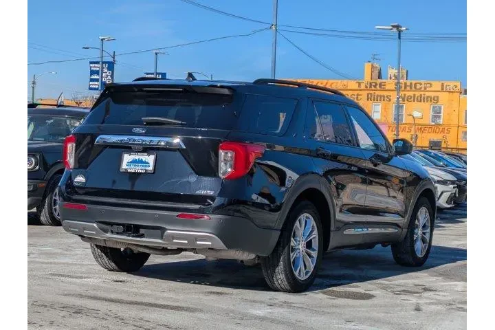 $32997 : Ford Explorer 2023 AWD XLT 4 image 4