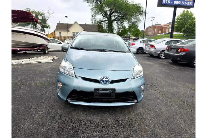 $6990 : 2013 Prius Prius III image 2