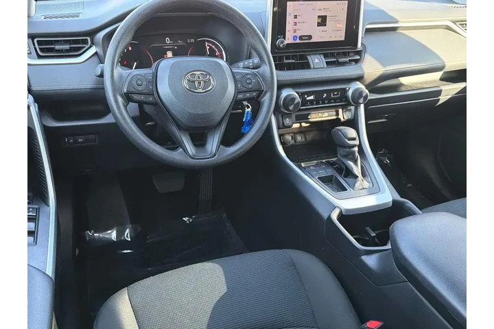 $31270 : Toyota RAV4 2025 LE 4dr SUV image 9