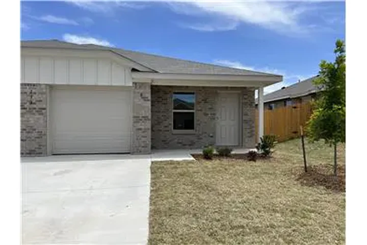 $1400 : Rental property with 3 bedro image 2