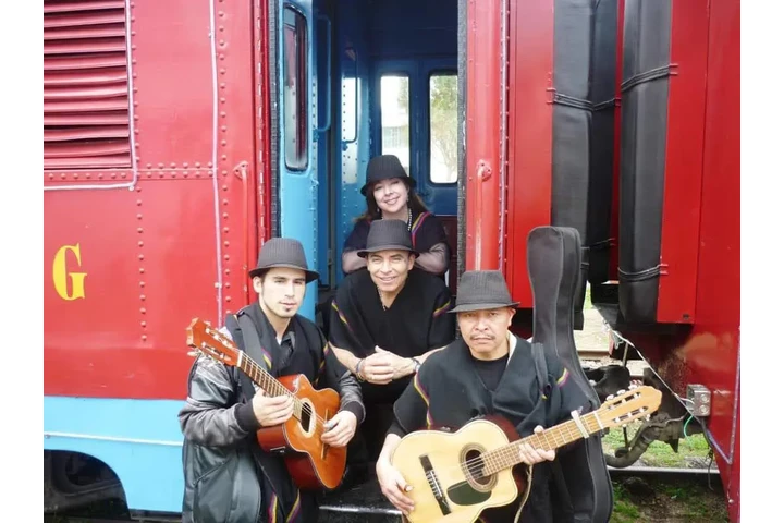 GRUPO CROSSOVER FEYER SHOW image 3