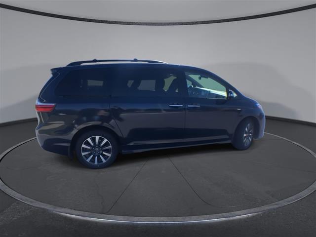 $29500 : PRE-OWNED 2018 TOYOTA SIENNA image 9