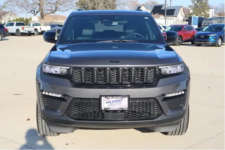 $37990 : Jeep Grand Cherokee 2024 4x4 image 2