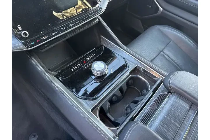 $37813 : Jeep Wagoneer L 2024 4x2 Ser image 10