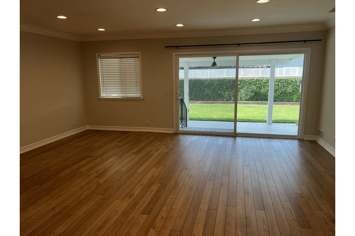 $4000 : CASA RENTA DOWNEY image 1