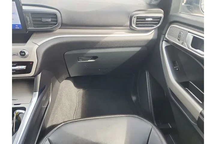 $35990 : Ford Explorer 2023 AWD XLT 4 image 10