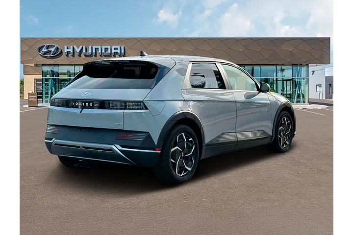 $24888 : Hyundai IONIQ 5 2024 AWD SEL image 7