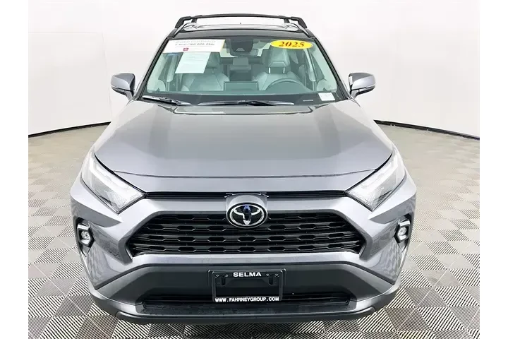 $39900 : Toyota RAV4 2025 AWD XLE Pre image 2