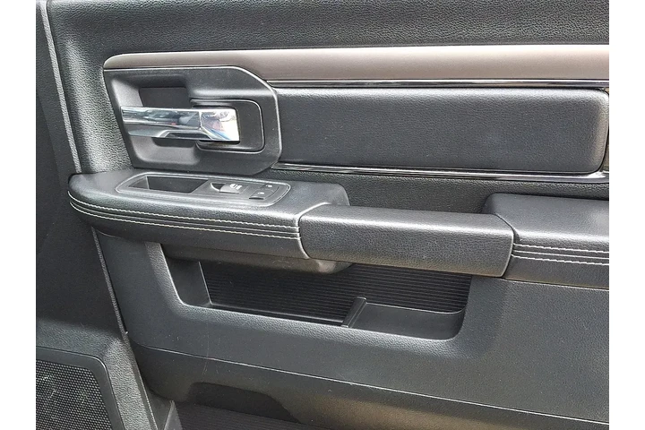 $12499 : Ram 1500 2016 4x4 Sport 4dr image 9