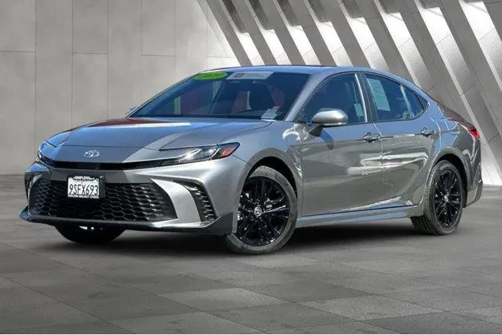 $32500 : Toyota Camry 2025 AWD SE 4dr image 2