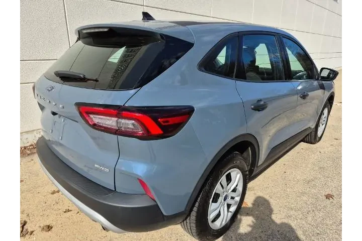 $21590 : Ford Escape 2023 AWD Base 4d image 6