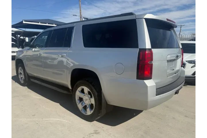 $17900 : 2017 Suburban LT image 2