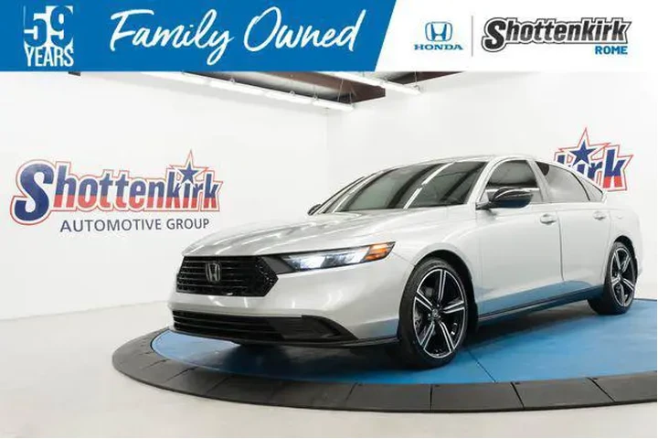$31816 : Honda Accord Hybrid 2025 Spo image 1