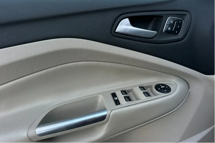 $15500 : Ford Escape 2016 Titanium 4d image 10