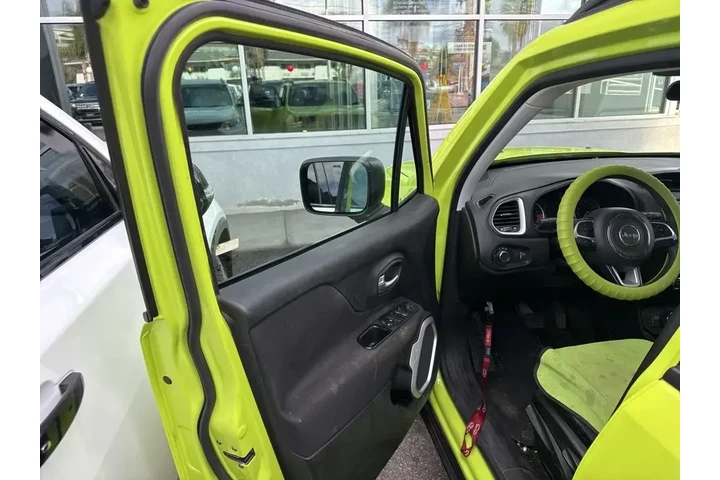 $16000 : Jeep Renegade 2018 4x4 Sport image 5