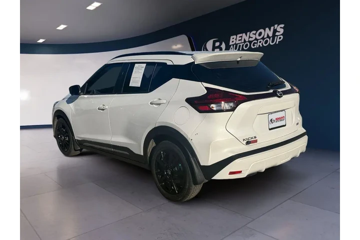 $25770 : Nissan Kicks 2023 SR 4dr Cro image 3
