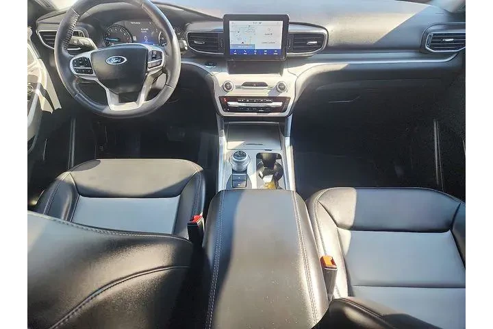 $31770 : Ford Explorer 2023 AWD XLT 4 image 8
