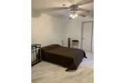 $800 : RENTO HABITACIÓN CON BAÑO thumbnail