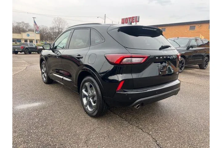 $24732 : Ford Escape 2024 AWD ST-Line image 6