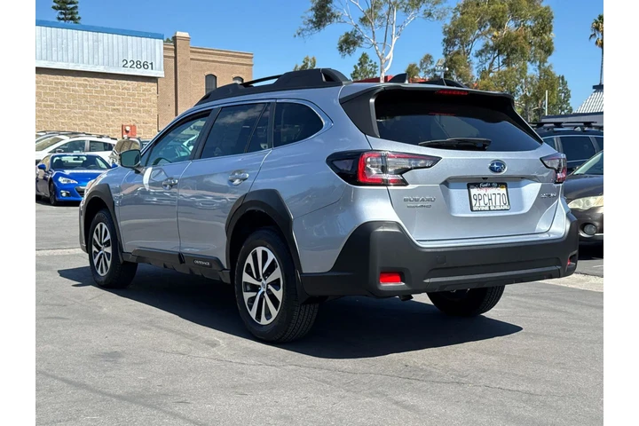 $27495 : Subaru Outback 2025 AWD Prem image 8