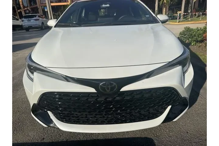 $22500 : Toyota Corolla Hatchback 202 image 3