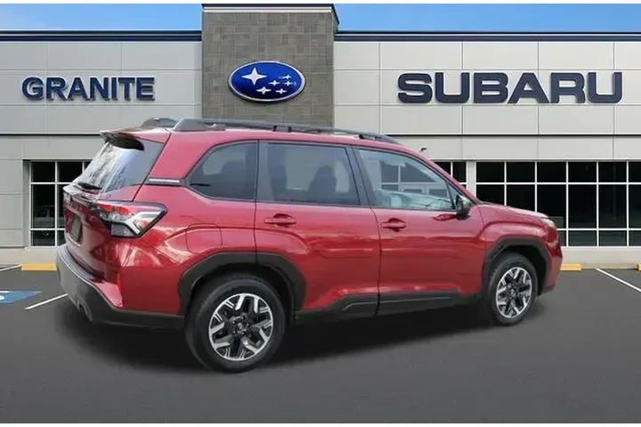$29990 : Subaru Forester 2025 AWD Pre image 10