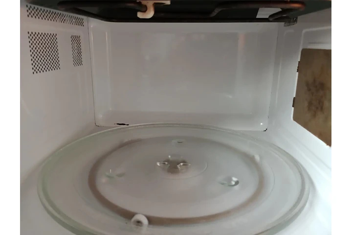 Microondas BGH QUICK CHEF image 1