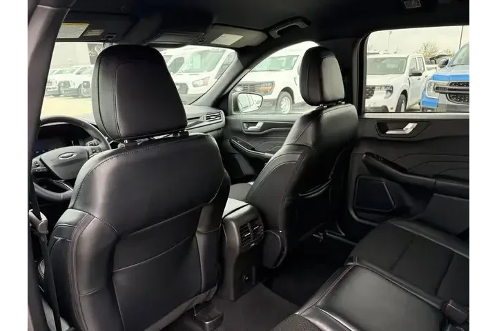 $21541 : Ford Escape 2025 ST-Line 4dr image 5