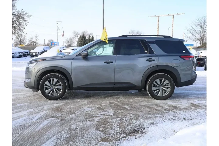$30877 : Nissan Pathfinder 2024 AWD S image 5