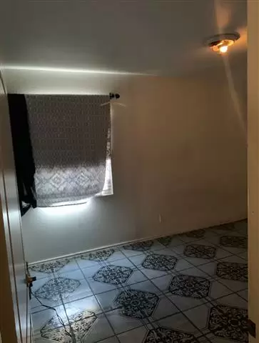 $900 : CUARTO EN RENTA- ROOM FOR RENT image 3