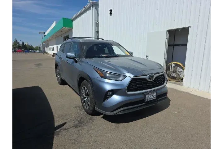 $32500 : Toyota Highlander 2022 AWD X image 1