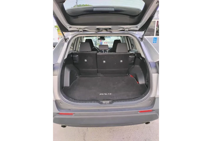 $15000 : 2021 RAV4 LE image 9