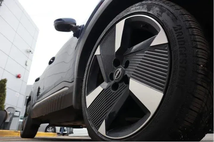 $24981 : Nissan Kicks 2025 AWD SR 4dr image 10