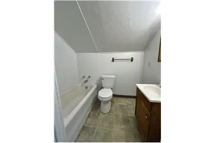 $450 : Rental property with 1 bedro image 7