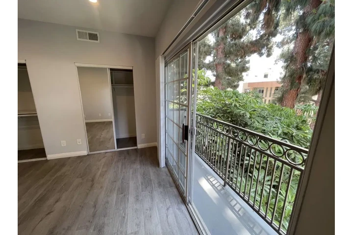 $1200 : Heavenly house image 2