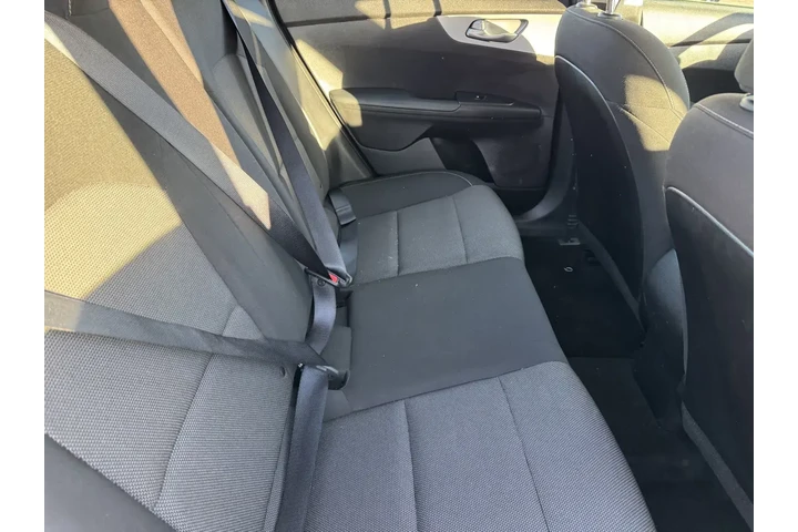 $14776 : Kia Forte 2023 LX 4dr Sedan image 7
