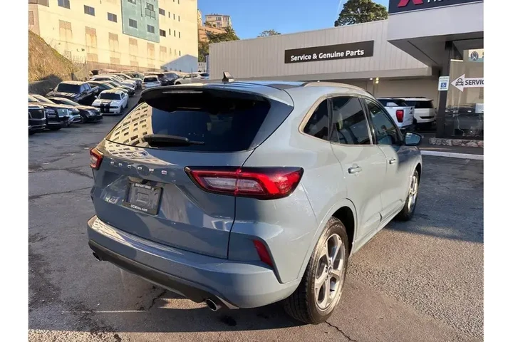 $22498 : Ford Escape 2023 ST-Line 4dr image 6