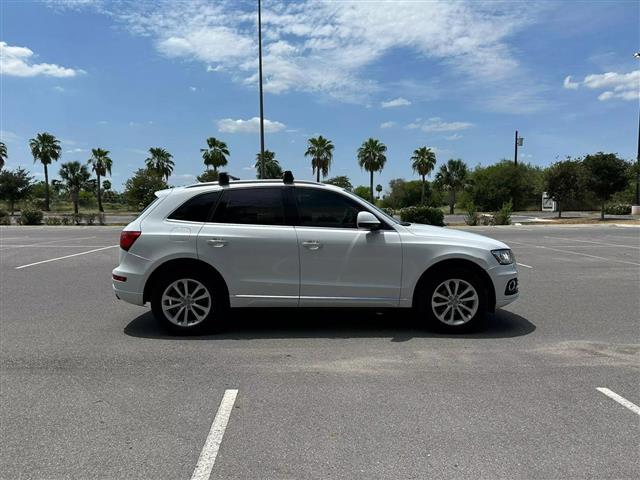 $15000 : 2015 AUDI Q52015 AUDI Q5 image 5