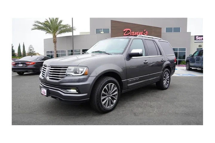$19920 : 2016 Navigator Select image 2