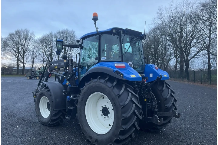 $15000 : Tractor New Holland T5.120EC image 2