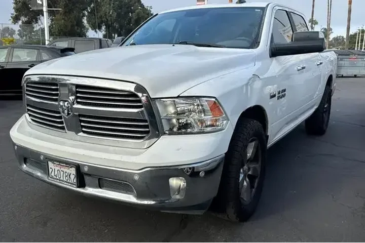 $22500 : Ram 1500 2017 4x4 SLT 4dr Cr image 2