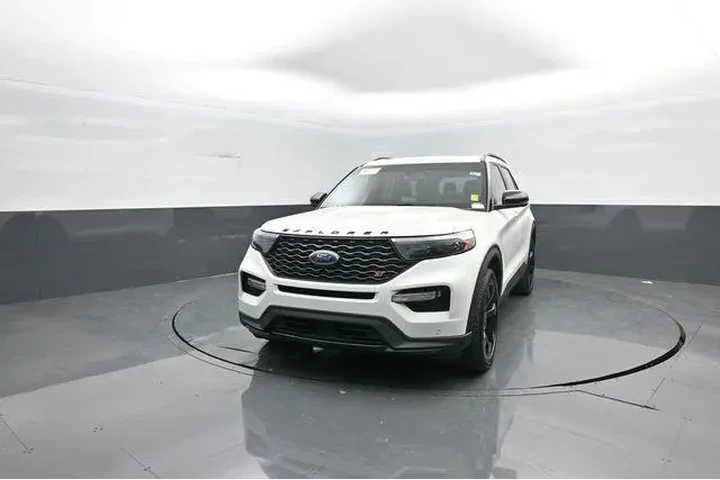 $38860 : Ford Explorer 2022 AWD ST 4d image 3