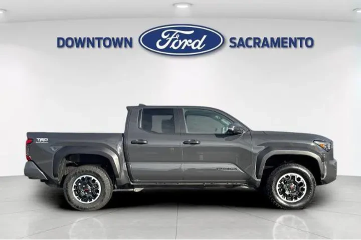 $39400 : Toyota Tacoma 2025 4x4 TRD O image 10