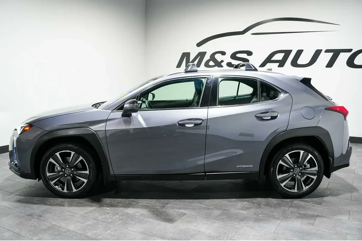 $26595 : 2021 UX 250h image 3