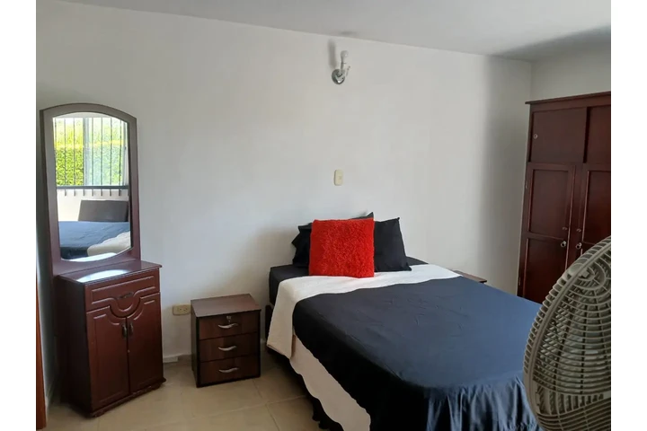 $1300000 : ARRIENDO APARTAESTUDIO AMOBLAD image 2