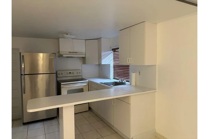 $1550 : Rentó Efficency image 5