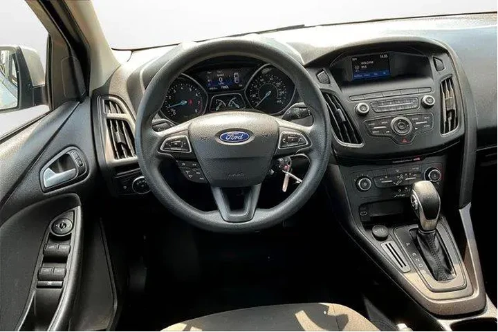 $15891 : Ford Focus 2018 SE 4dr Sedan image 4