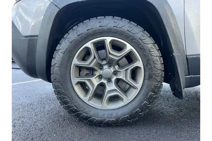 $18401 : Jeep Cherokee 2020 4x4 Trail image 8